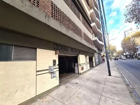 Cochera Fija en Venta En Garage Privado