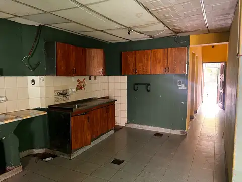 Casa 4 ambientes con 1 baño