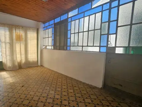 Casa 4 ambientes con 1 baño