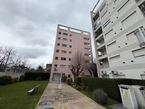 Raquel Español 500, Piso 1°