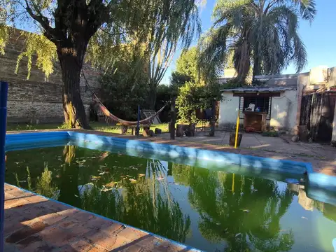 Entre Ríos 2600 - Casa a reciclar en venta con gran terreno - Granadero Baigorrria