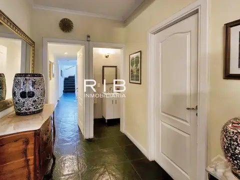 Excelente Propiedad Estilo Campo sobre 1420 m2