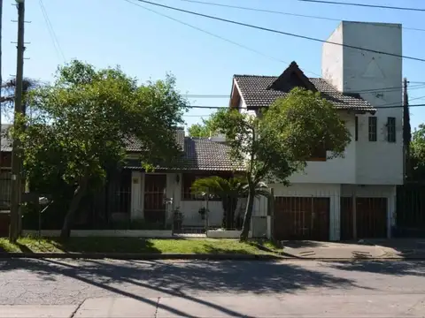 CASA EN VENTA EN 531 ESQ 14 - TOLOSA