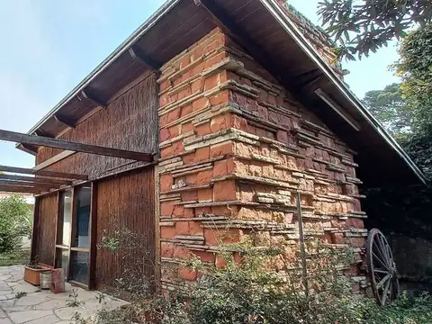 Casa 12 ambientes con 4 baños