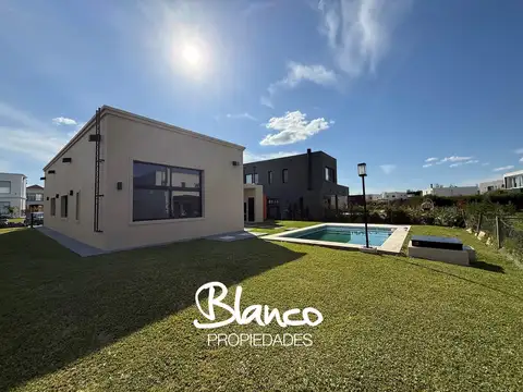 Casa  en Alquiler en Puertos, Escobar, G.B.A. Zona Norte