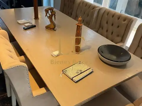 Casa en Venta con 3 cocheras