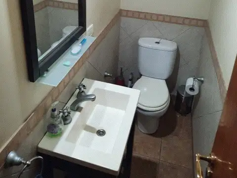 EXCELENTE CASA DE 5 AMBIENTES