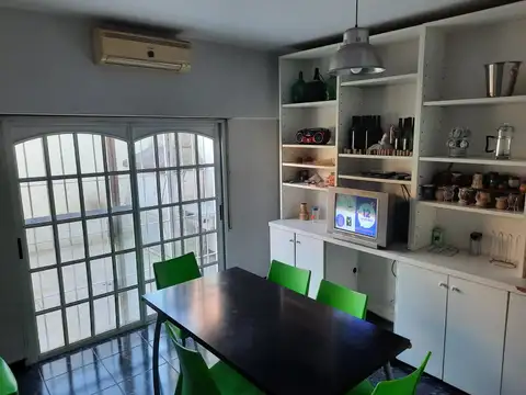 EXCELENTE CASA DE 5 AMBIENTES