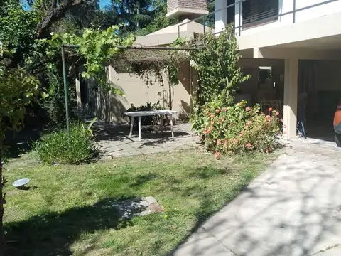 Casa en Venta con 5 cocheras