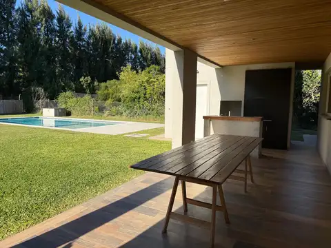 Casa en Alquiler de 5 dormitorios