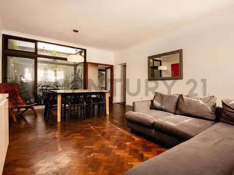 Venta Casa de 4 Dormitorios y jardín en Echesortu, Rosario