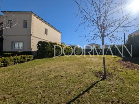 Terreno en  venta La Tipas Nordelta interno orientación norte