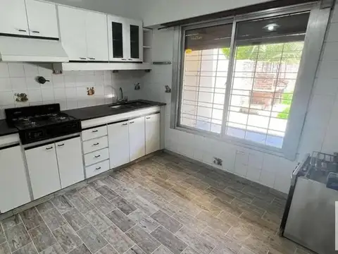 Casa en venta - 2 Dormitorios 2 Baños - Quilmes