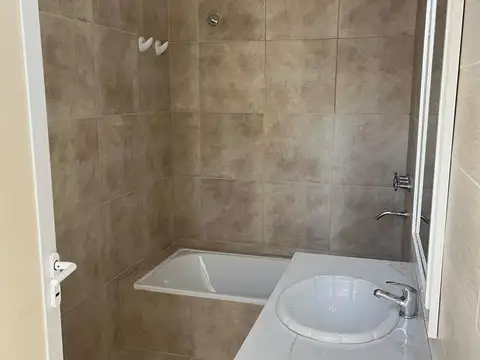 VENTA DE DEPTO P/BAJA CON PATIO