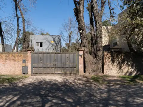 Casa en Venta en Barrio Parque Leloir, USD 179.900