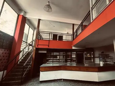 Local en VENTA en zona Facultad de Medicina, Junín esquina Viamonte