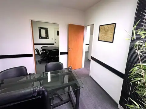 OPORTUNIDAD -OFICINA EN ONCE DOS DESPACHOS SALITA DE REUNIONES Y RECEPCION - MUY BUENA UBICACION