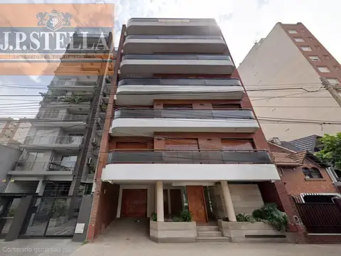 Excelente Edificio de Departamentos  2371 m² en Block - Pisos - Cocheras - Pileta - SUM - Moron