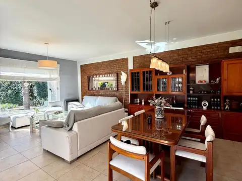 Casa en Venta en Guillermo E Hudson, USD 255.000