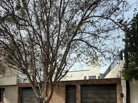 SE VENDE EXCELENTE CASA AL FRENTE EN SANTO TOME 