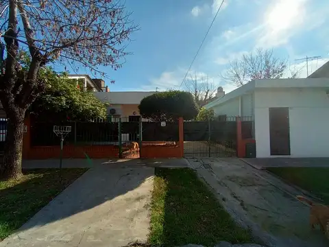 Venta de casa multifamiliar en Jose Leon Suarez