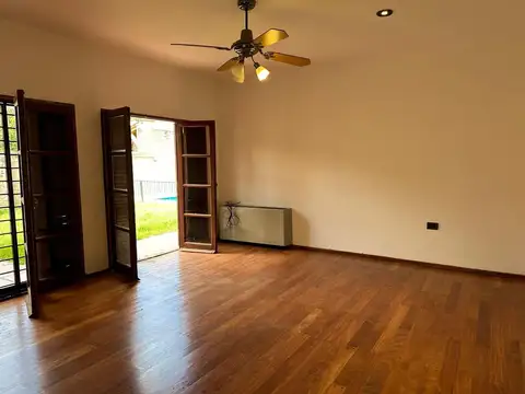 Casa en Venta con 4 cocheras