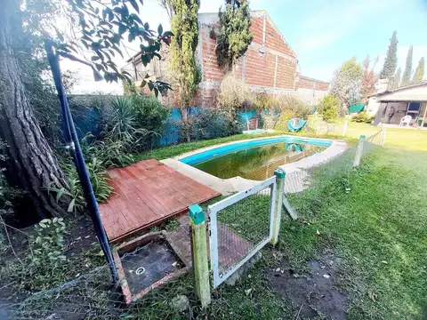 Quinta en Venta con 2 cocheras