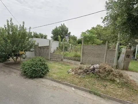¡VENDE! Lote ubicado en calle 144 e/ 64 y 65
