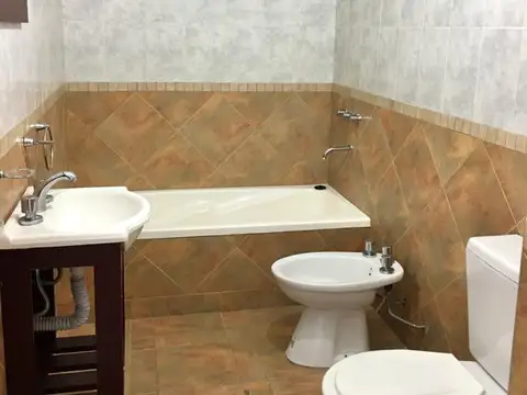 38 e/ 11 y 12 800, Piso 4