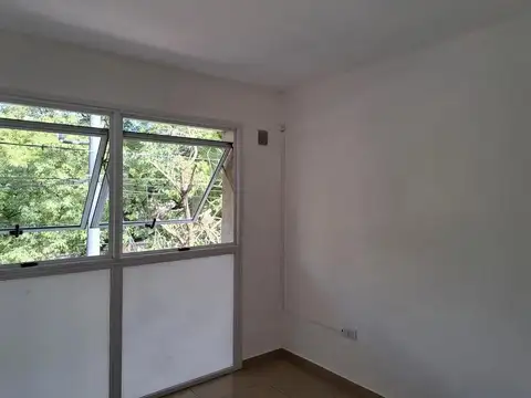 Local en Alquiler en Guemes, $ 2.000.000