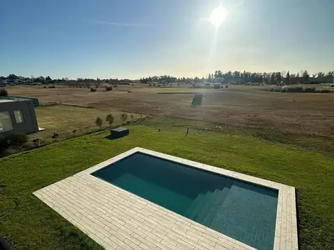 Casa en Venta en San Elíseo Golf & Country Club, USD 460.000