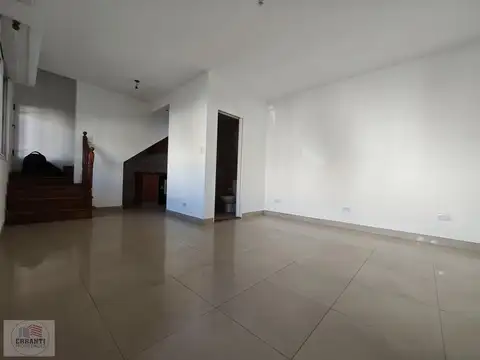Depto Tipo Casa 3 ambientes con 2 baños