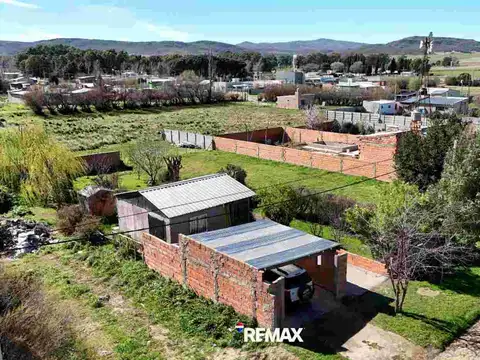 Lote en Saldungaray con casa a refaccionar