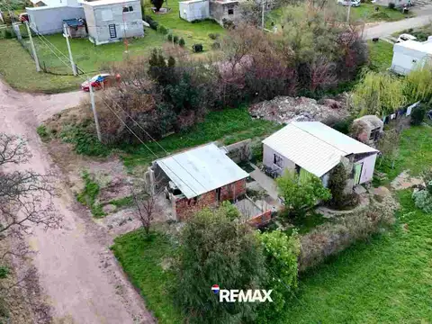 Lote en Saldungaray con casa a refaccionar