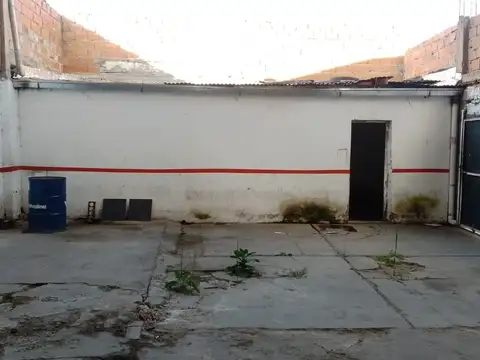 LOCAL C/GALPÓN Y COCHERA EN ALQUILER ZONA NORTE