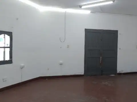 Local en Alquiler en Barrio Miguel Ortíz, $ 1.100.000