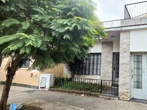 Venta de casa 4 ambientes en  Villa del Parque