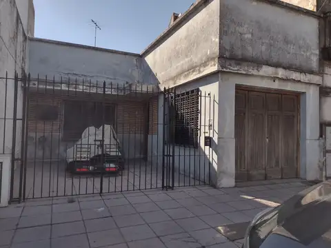 CASA DE 3 AMB. CON DOBLE COCHERA