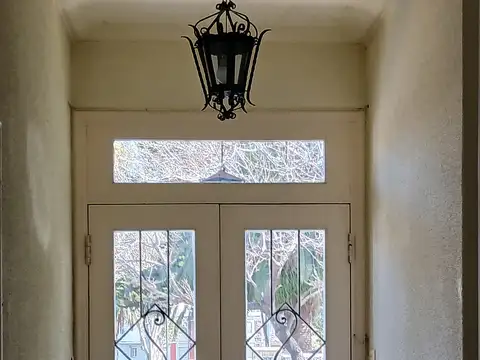Arcos 4400, Piso PB