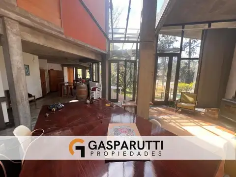 Casa 5 ambientes con 2 baños