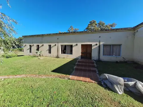 Casa 5 ambientes con 2 baños