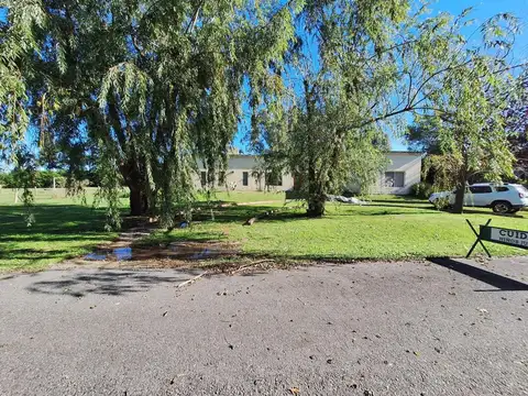 CASA 5 AMBIENTES ESTILO CAMPO LOMAS DE FATIMA