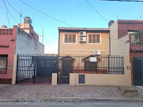 Venta vivienda 5 amb. s/lote de 8,66 x 26 m