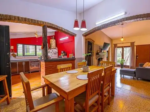 Casa 4 ambientes con 3 baños