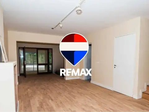 CASA TRIPLEX 3 DORMITORIOS VENTA B° TRES CERRITOS