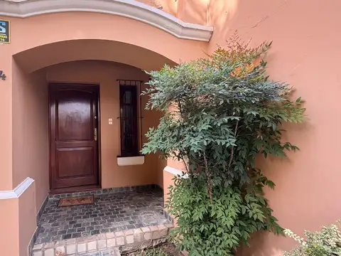 Casa en Venta en Barrio Tres Cerritos, USD 300.000