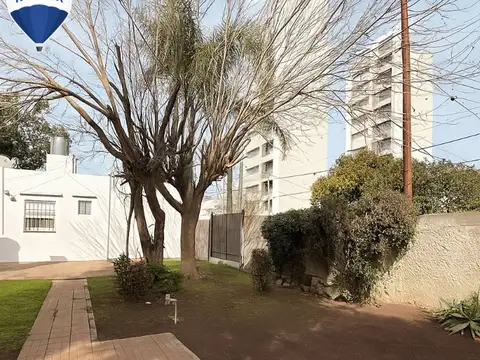 CASA 4 ambientes EN VENTA BERAZATEGUI  lote 300m2