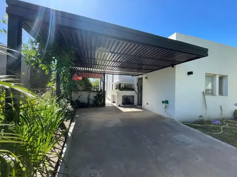 Casa en Alquiler de 3 dormitorios