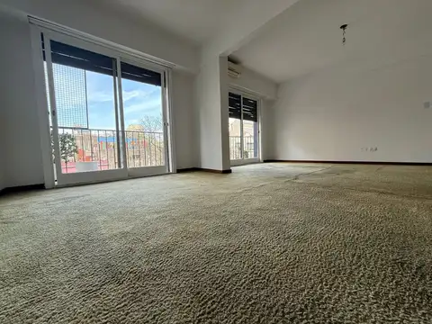 OPORTUNIDAD UNICA  VENTA  dpto de 107 mts2  4 amb con comedor diario