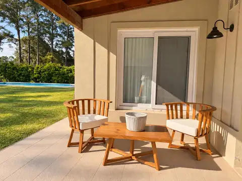 Casa en Venta en Los Pinares Country Club, USD 275.000
